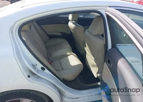 2013 Acura Ilx 2.0L z USA, uszkodzony, nr VIN 19VDE1F55DE402579